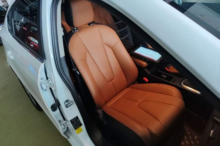 Used MG GT 2016 1.4TGI TST Dual-Clutch Luxury Edition Right Front Seat