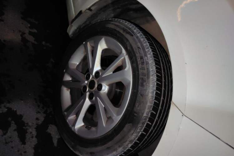 Used MG GT 2016 1.5L Automatic Value-Added Luxury Edition Right Front Wheel Hub