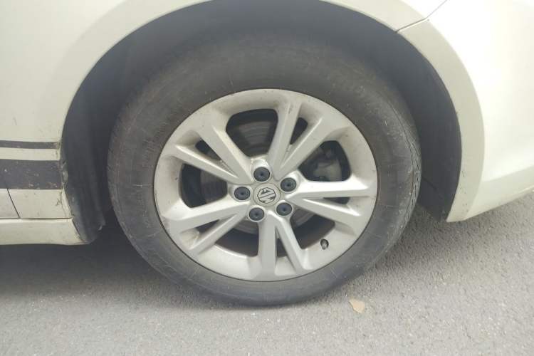 Used MG GT 2016 1.5L Automatic Value-Added Luxury Edition Right Front Wheel Hub
