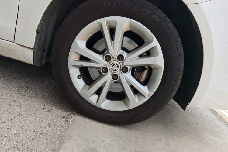 Used MG GT 2016 1.4TGI Manual New Year Edition Right Front Wheel Hub