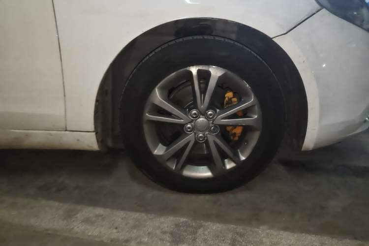 Used MG GT 2016 1.5L Automatic Value-Added Luxury Edition Right Front Wheel Hub