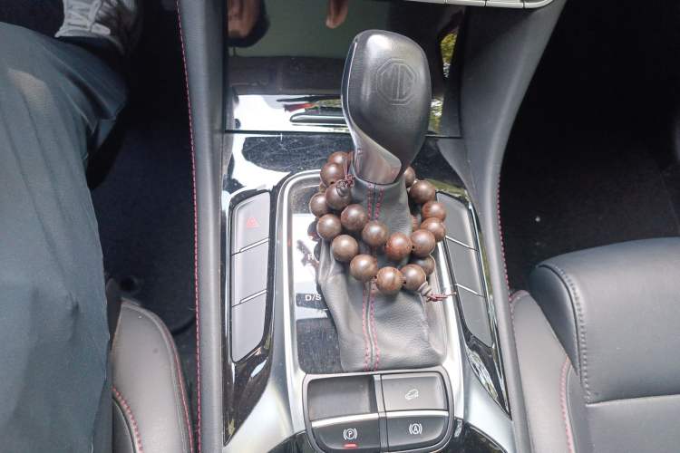 Used MG HS 2018 20T Automatic Two-Wheel Drive Hormone Dynamic Edition China V Standard Gear Lever