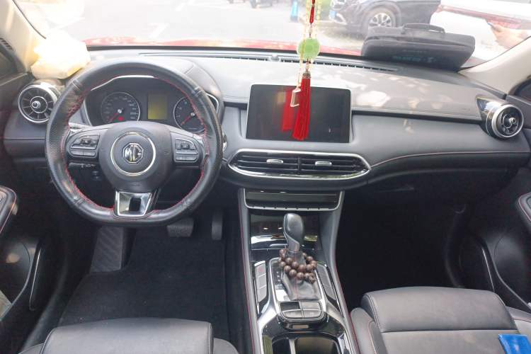 Used MG HS 2018 20T Automatic Two-Wheel Drive Hormone Dynamic Edition China V Standard Interior 2