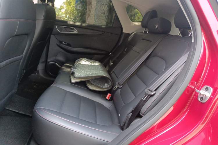 Used MG HS 2018 20T Automatic Two-Wheel Drive Hormone Dynamic Edition China V Standard Interior 4