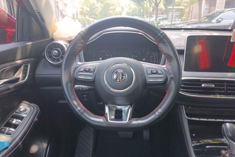 Used MG HS 2018 20T Automatic Two-Wheel Drive Hormone Dynamic Edition China V Standard Steering Wheel