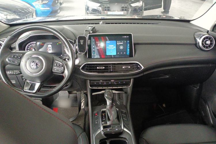 Used MG HS 2018 20T Automatic Two-Wheel Drive Hormone Passion Edition China V Standard Center Console