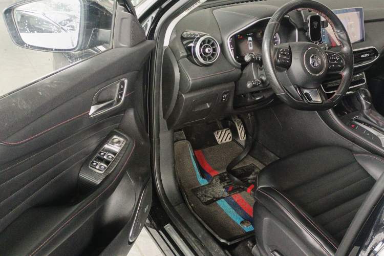 Used MG HS 2018 20T Automatic Two-Wheel Drive Hormone Passion Edition China V Standard Driver Seat