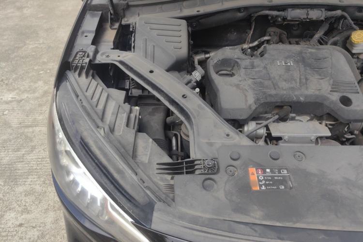 Used MG HS 2018 20T Automatic Two-Wheel Drive Hormone Dynamic Edition China V Standard Engine Bay Right