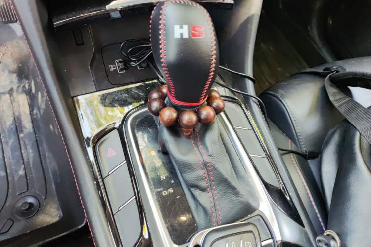 Used MG HS 2018 20T Automatic Two-Wheel Drive Hormone Dynamic Edition China V Standard Gear Lever