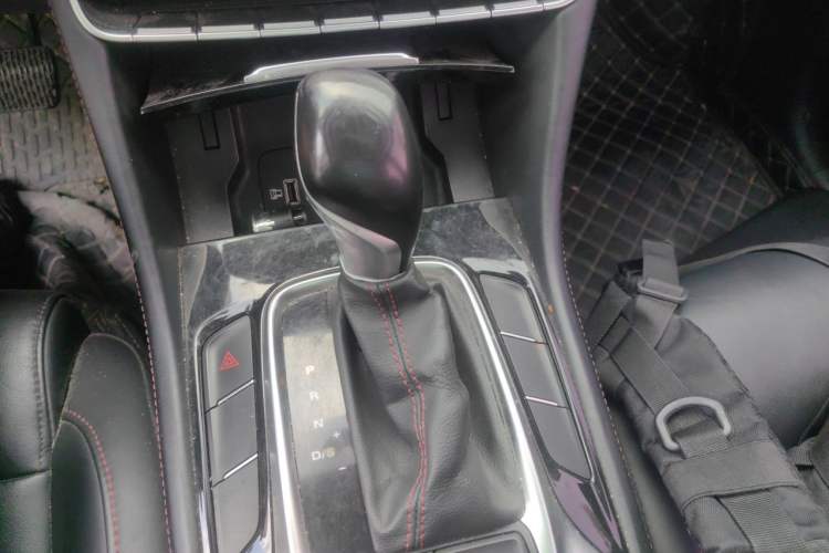 Used MG HS 2018 20T Automatic Two-Wheel Drive Hormone Dynamic Edition China V Standard Gear Lever