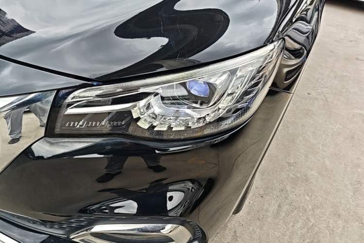 Used MG HS 2018 30T Automatic Two-Wheel Drive Trophy Edition—High-Octane V-Model Left Front Headlight