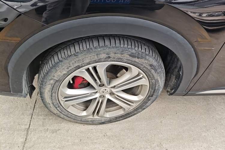 Used MG HS 2018 30T Automatic Two-Wheel Drive Trophy Edition—High-Octane V-Model Left Front Wheel Hub