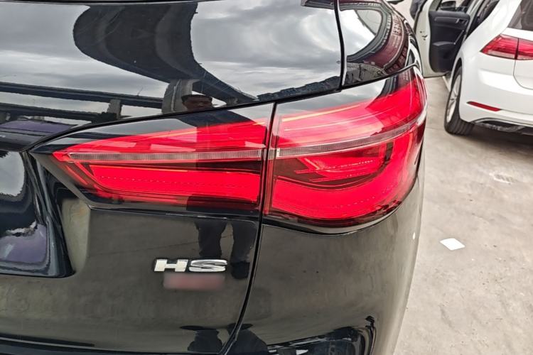 Used MG HS 2018 30T Automatic Two-Wheel Drive Trophy Edition—High-Octane V-Model Right Rear Taillight
