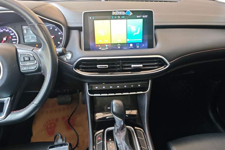 Used MG HS 2018 20T Automatic Two-Wheel Drive Hormone Dynamic Edition China V Standard Audio And AC Panel