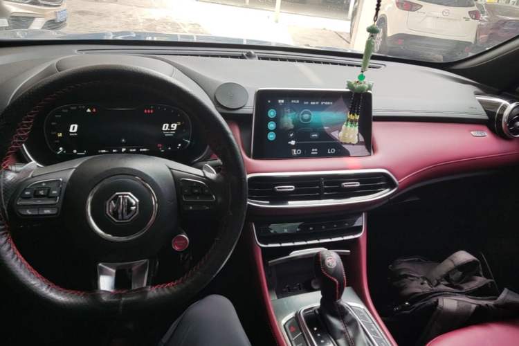 Used MG HS 2018 30T Automatic All-Wheel Drive Trophy Hormone-Infused Version China V Standard Center Console