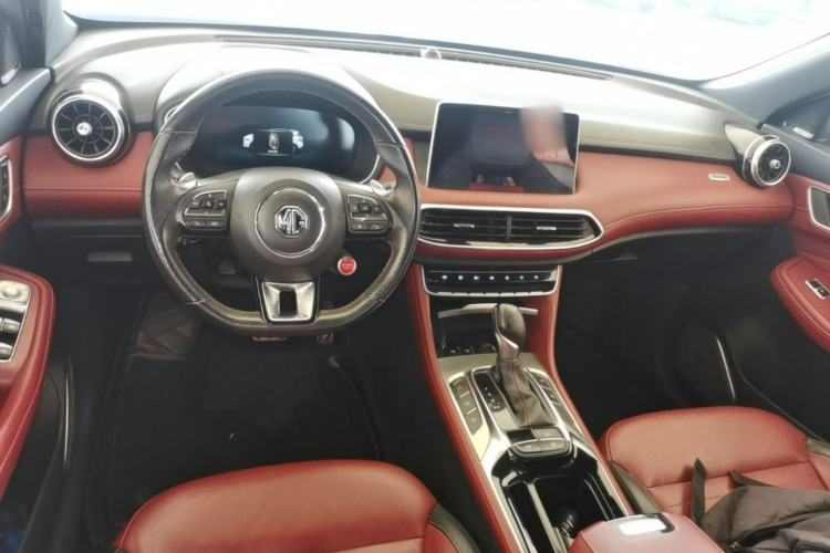 Used MG HS 2018 30T Automatic Two-Wheel Drive Trophy Edition—High-Octane V-Model Center Console