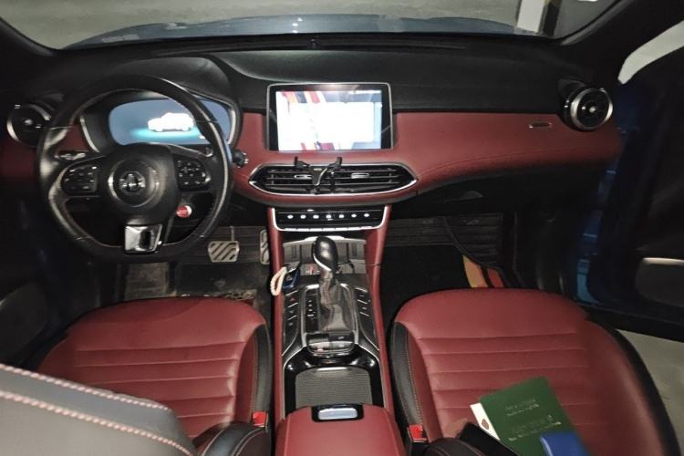 Used MG HS 2018 30T Automatic Two-Wheel Drive Trophy Edition—High-Octane V-Model Center Console