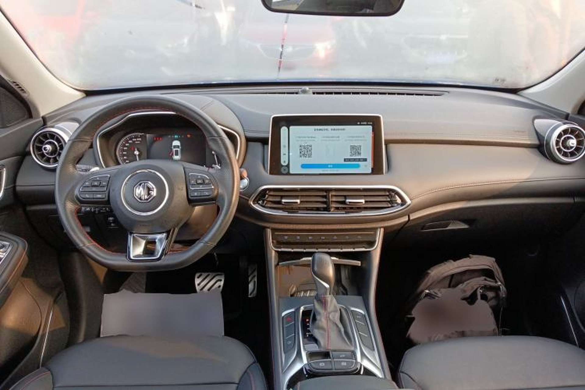 Used MG HS 2018 20T Automatic Two-Wheel Drive Hormone Passion Edition China V Standard Center Console