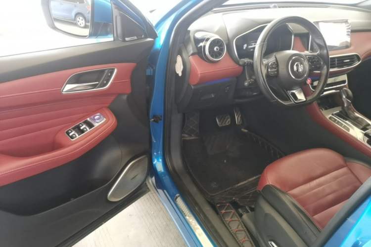 Used MG HS 2018 30T Automatic Two-Wheel Drive Trophy Edition—High-Octane V-Model Driver Seat