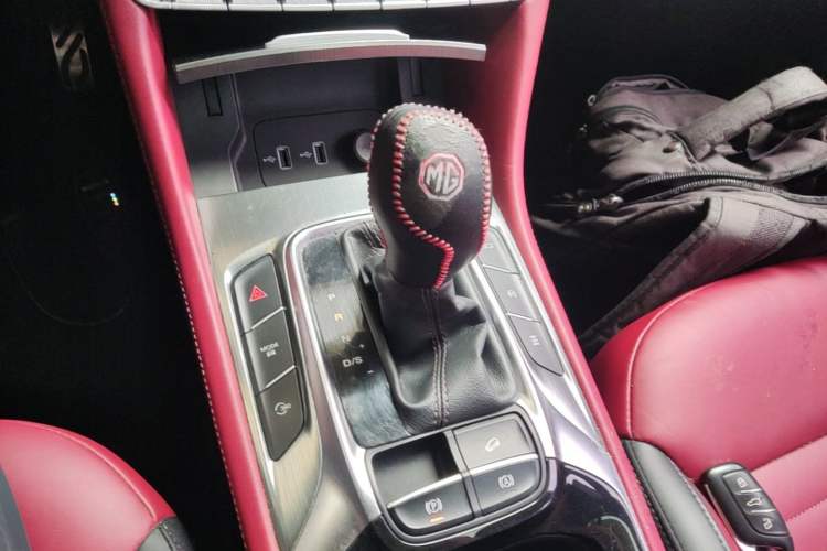 Used MG HS 2018 30T Automatic All-Wheel Drive Trophy Hormone-Infused Version China V Standard Gear Lever