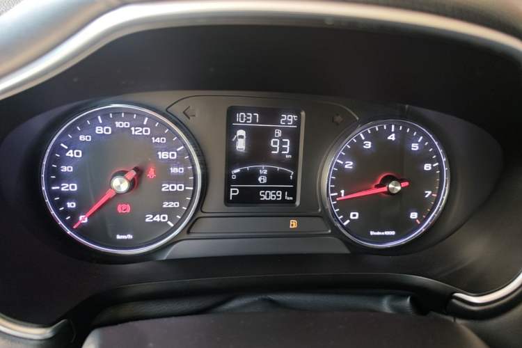 Used MG HS 2018 20T Automatic Two-Wheel Drive Hormone Dynamic Edition China V Standard Instrument Cluster