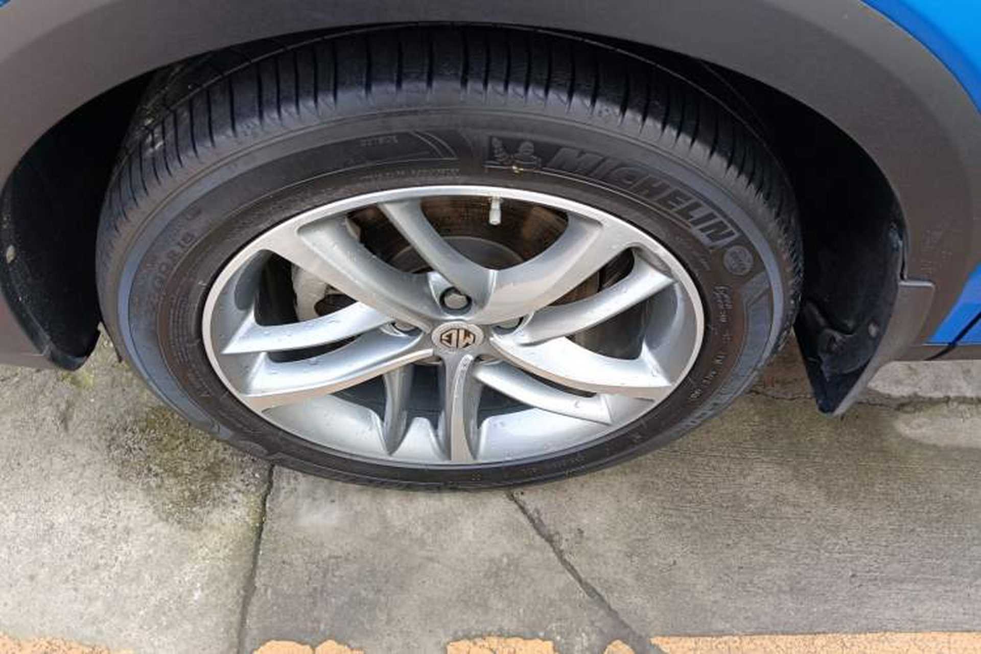 Used MG HS 2018 20T Automatic Two-Wheel Drive Hormone Passion Edition China V Standard Left Front Wheel Hub