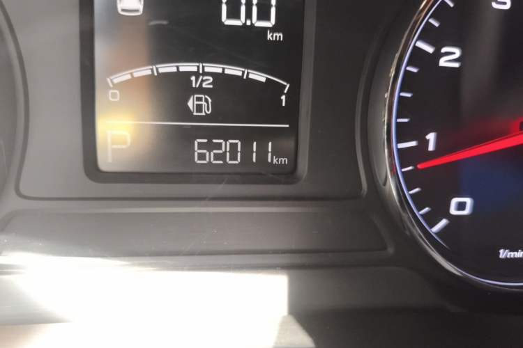 Used MG HS 2018 20T Automatic Two-Wheel Drive Hormone Dynamic Edition China V Standard Odometer Close Up