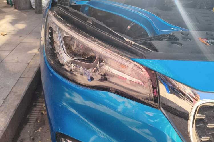 Used MG HS 2018 20T Automatic Two-Wheel Drive Hormone Dynamic Edition China V Standard Right Front Headlight