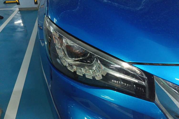 Used MG HS 2018 30T Automatic All-Wheel Drive Trophy Hormone-Infused Version China V Standard Right Front Headlight