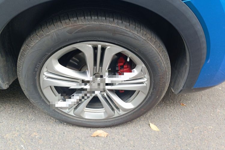 Used MG HS 2018 30T Automatic Two-Wheel Drive Trophy Edition—High-Octane V-Model Right Front Wheel Hub