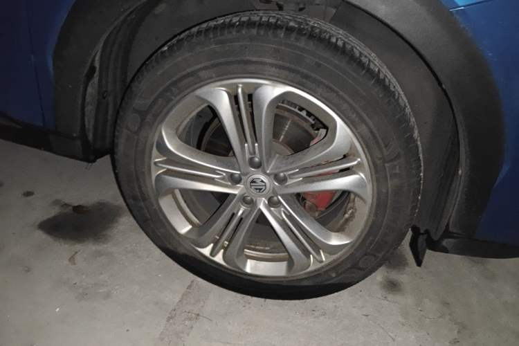Used MG HS 2018 30T Automatic Two-Wheel Drive Trophy Edition—High-Octane V-Model Right Front Wheel Hub