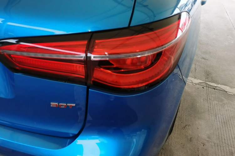 Used MG HS 2018 30T Automatic Two-Wheel Drive Trophy Edition—High-Octane V-Model Right Rear Taillight