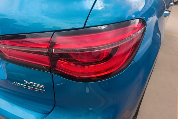 Used MG HS 2018 30T Automatic All-Wheel Drive Trophy Hormone-Infused Version China V Standard Right Rear Taillight