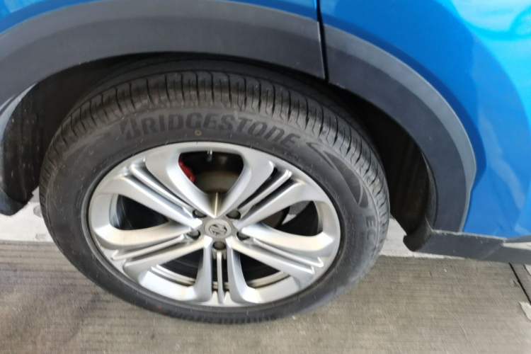 Used MG HS 2018 30T Automatic Two-Wheel Drive Trophy Edition—High-Octane V-Model Right Rear Wheel Hub