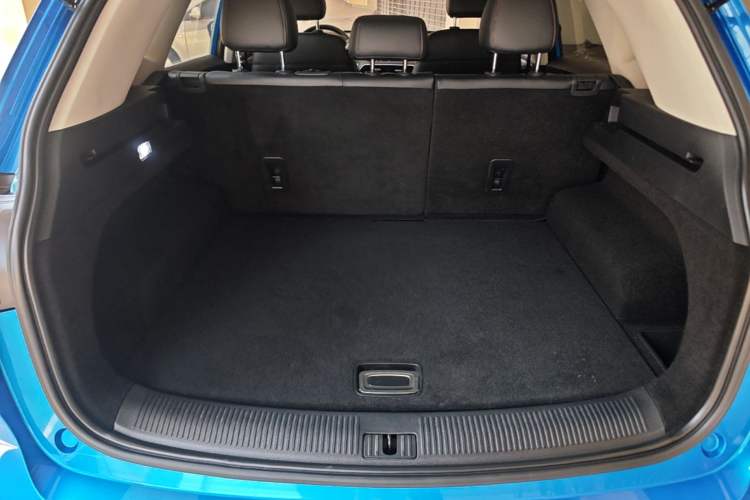 Used MG HS 2018 20T Automatic Two-Wheel Drive Hormone Dynamic Edition China V Standard Trunk