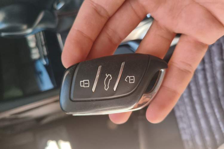 Used MG HS 2018 20T Automatic Two-Wheel Drive Hormone Dynamic Edition China V Standard Vehicle Key