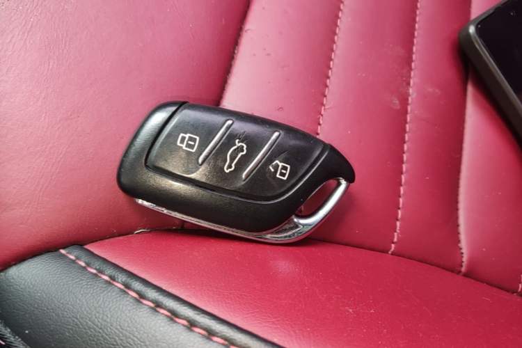 Used MG HS 2018 30T Automatic All-Wheel Drive Trophy Hormone-Infused Version China V Standard Vehicle Key