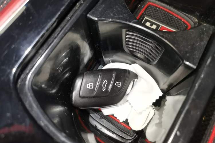 Used MG HS 2018 30T Automatic Two-Wheel Drive Trophy Edition—High-Octane V-Model Vehicle Key