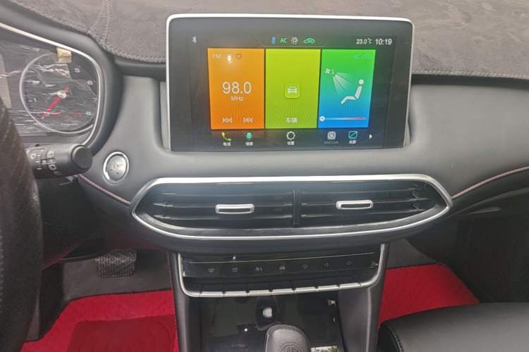 Used MG HS 2018 20T Automatic Two-Wheel Drive Hormone Dynamic Edition China V Standard Audio And AC Panel