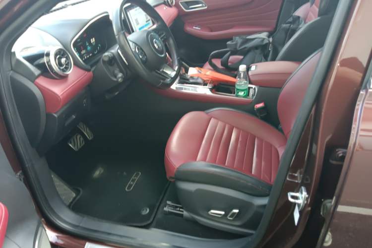 Used MG HS 2018 30T Automatic Two-Wheel Drive Trophy Edition—High-Octane V-Model Left Front Seat