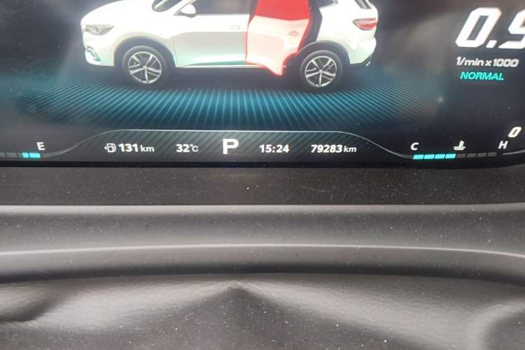 Used MG HS 2018 30T Automatic Two-Wheel Drive Trophy Edition—High-Octane V-Model Odometer Close Up
