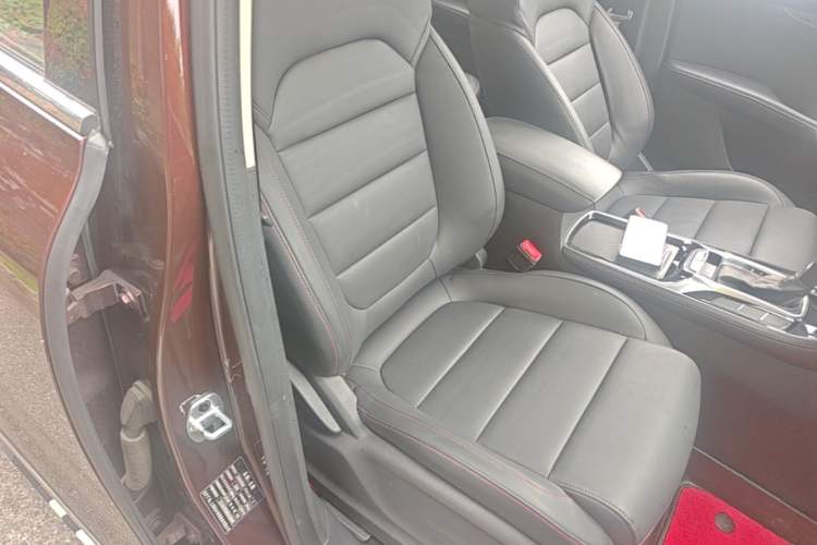 Used MG HS 2018 20T Automatic Two-Wheel Drive Hormone Dynamic Edition China V Standard Right Front Seat