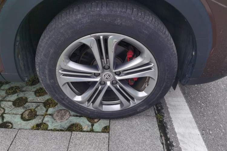 Used MG HS 2018 30T Automatic Two-Wheel Drive Trophy Edition—High-Octane V-Model Right Front Wheel Hub