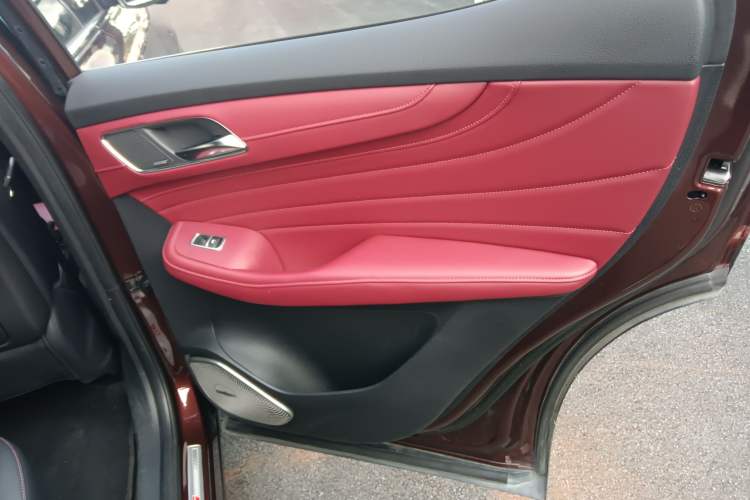 Used MG HS 2018 30T Automatic Two-Wheel Drive Trophy Edition—High-Octane V-Model Right Rear Door Interior