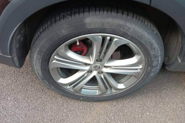Used MG HS 2018 30T Automatic Two-Wheel Drive Trophy Edition—High-Octane V-Model Right Rear Wheel Hub