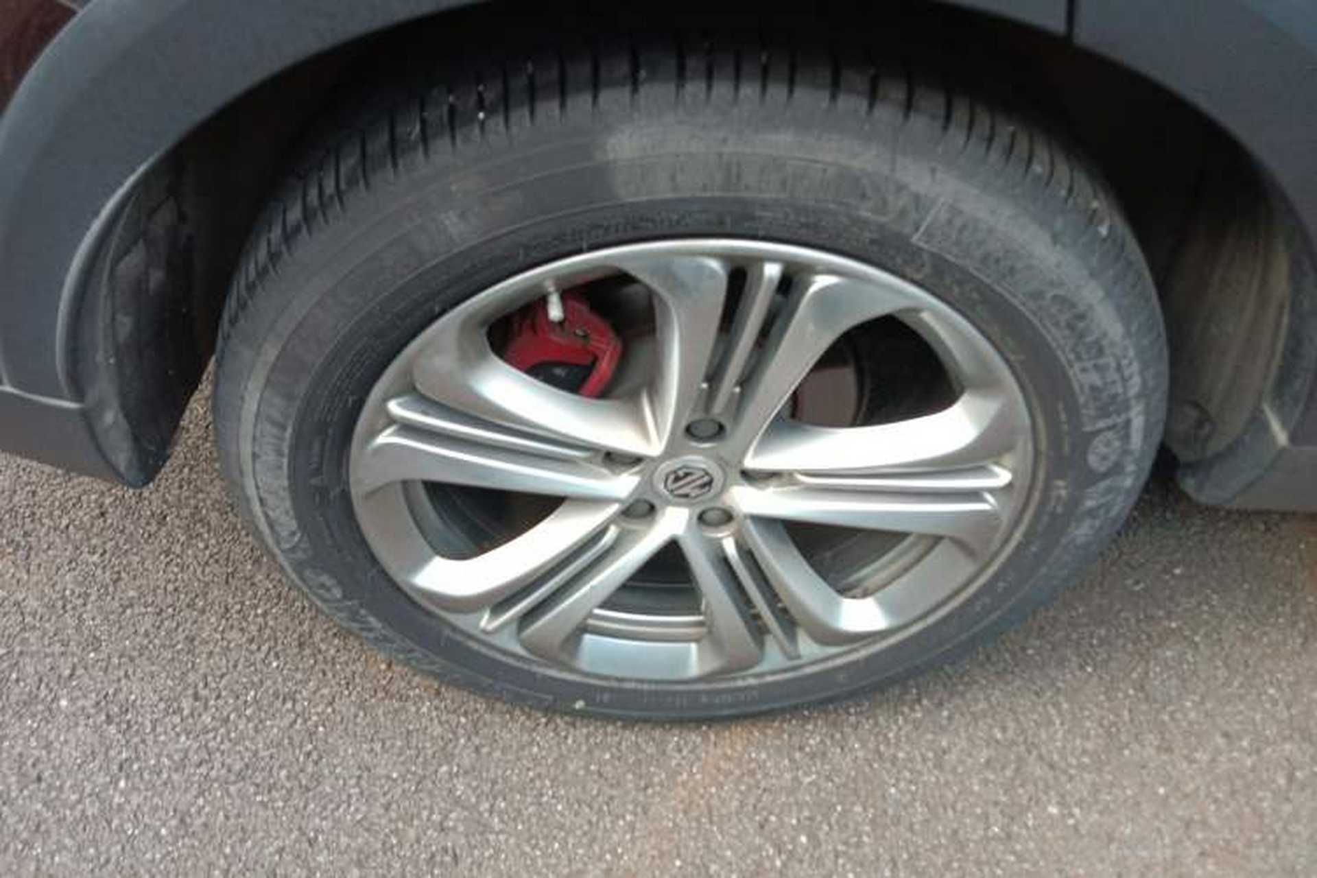 Used MG HS 2018 30T Automatic Two-Wheel Drive Trophy Edition—High-Octane V-Model Right Rear Wheel Hub
