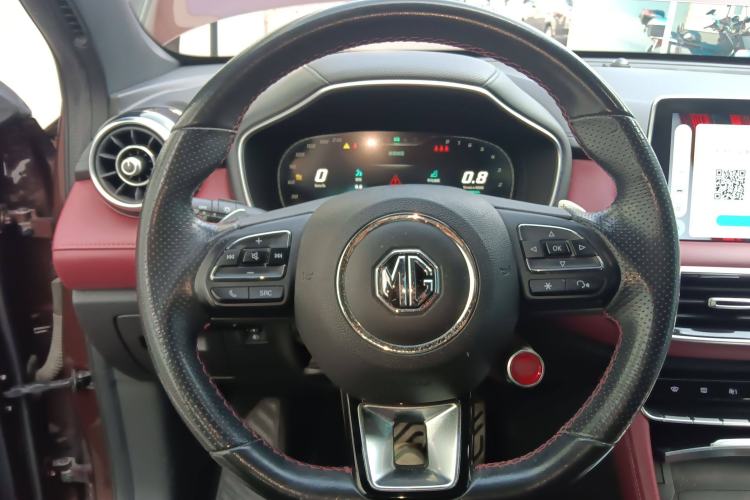 Used MG HS 2018 30T Automatic Two-Wheel Drive Trophy Edition—High-Octane V-Model Steering Wheel