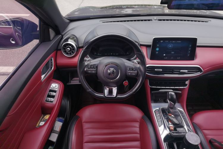 Used MG HS 2018 30T Automatic Two-Wheel Drive Trophy Edition—High-Octane V-Model Steering Wheel