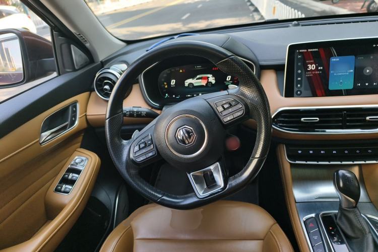 Used MG HS 2018 30T Automatic Two-Wheel Drive Trophy Edition—High-Octane V-Model Steering Wheel