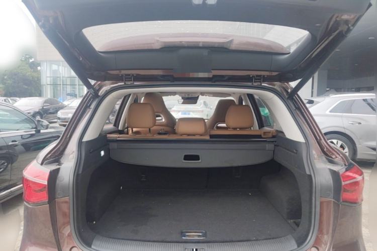 Used MG HS 2018 30T Automatic Two-Wheel Drive Trophy Edition—High-Octane V-Model Trunk